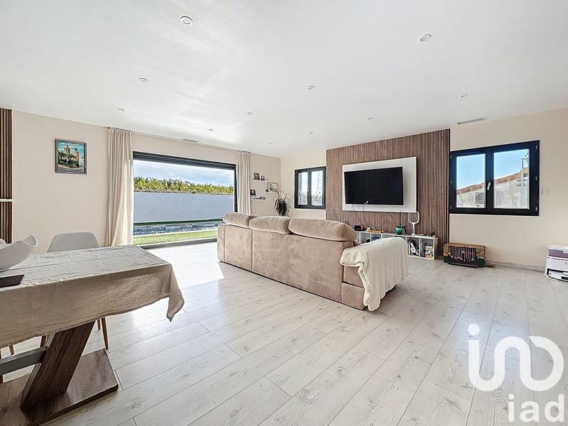 Maison - 222 m² - 8 pièces