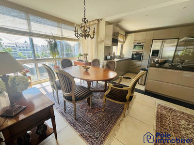 Appartement - 150 m² - 5 pièces