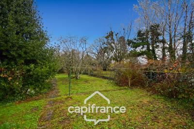 Maison - 233 m² - 12 pièces