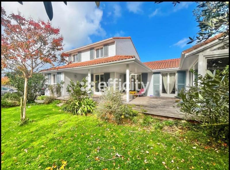 Maison - 160 m² - 5 pièces