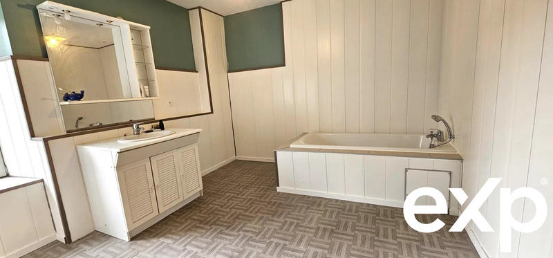 Maison - 240 m² - 6 pièces