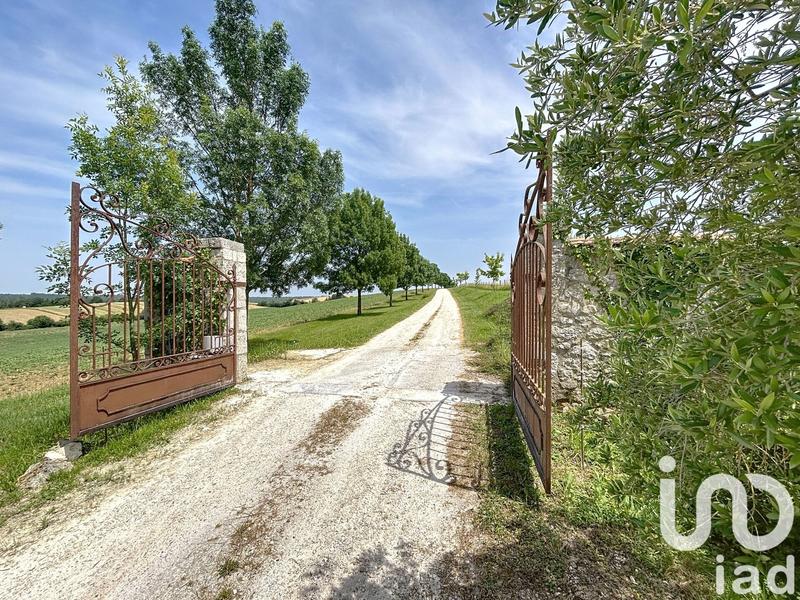 Maison - 872 m² - 22 pièces