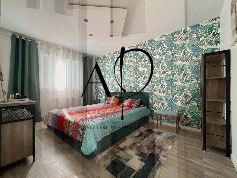 Appartement - 100 m² - 4 pièces