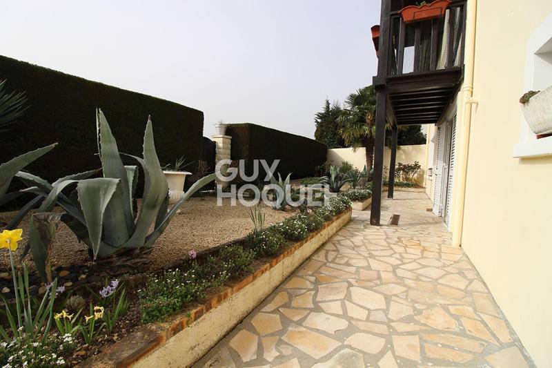 Maison - 180 m² - 7 pièces