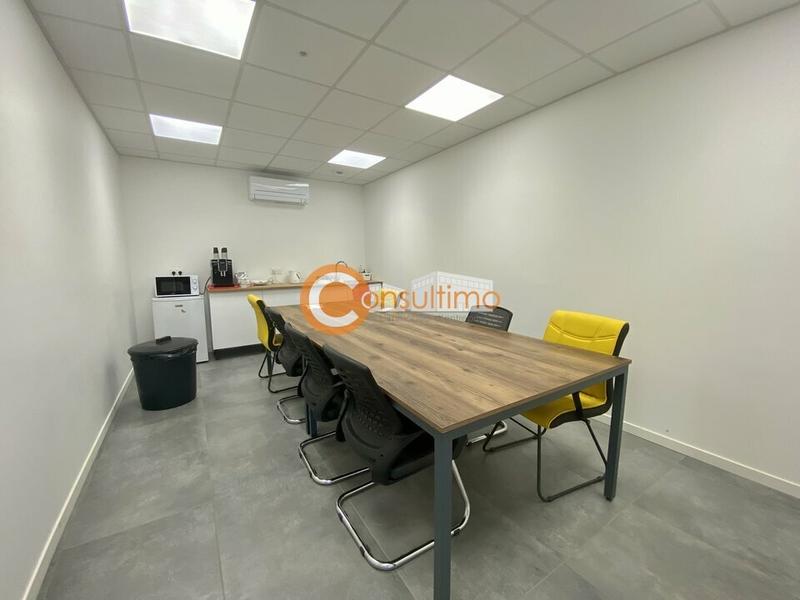 Bureau - 700 m²