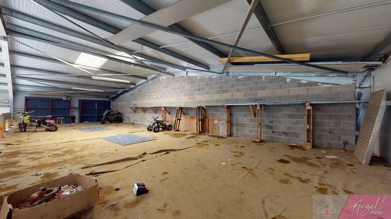 Local d'activités - 400 m² - 2 pièces