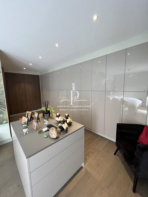 Maison contemporaine - 250 m² - 6 pièces