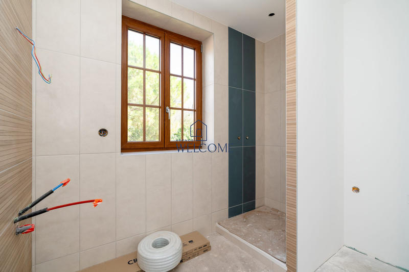 Maison - 195 m² - 10 pièces