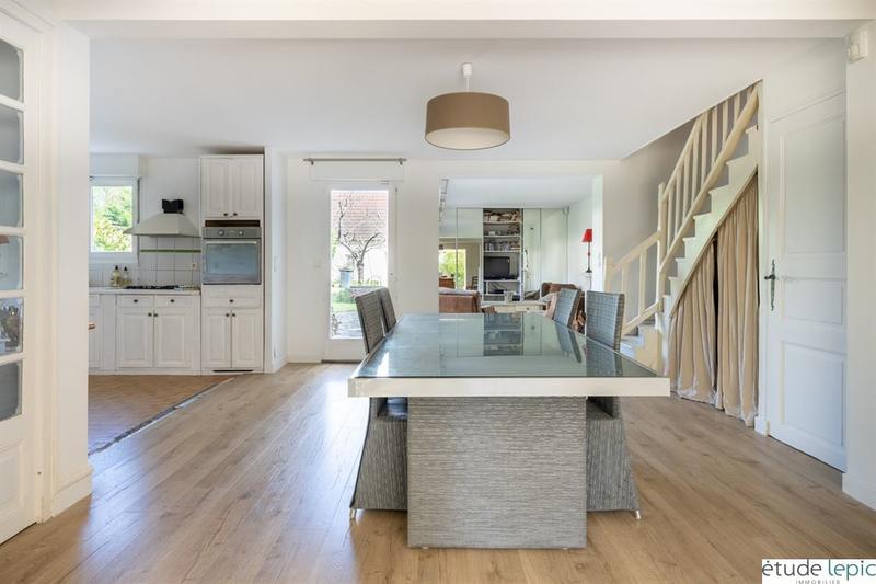 Maison - 177 m² - 9 pièces