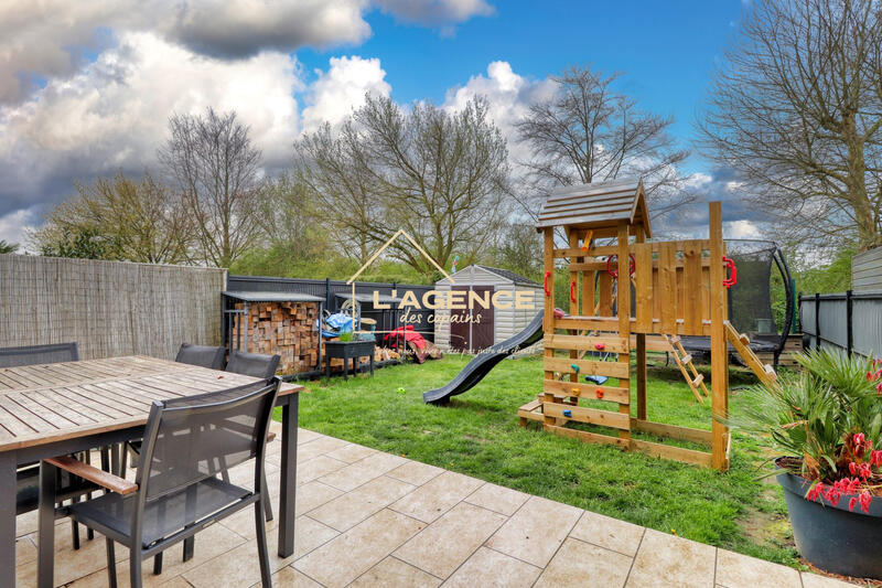 Maison - 94 m² - 5 pièces