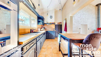 Maison - 249 m² - 7 pièces