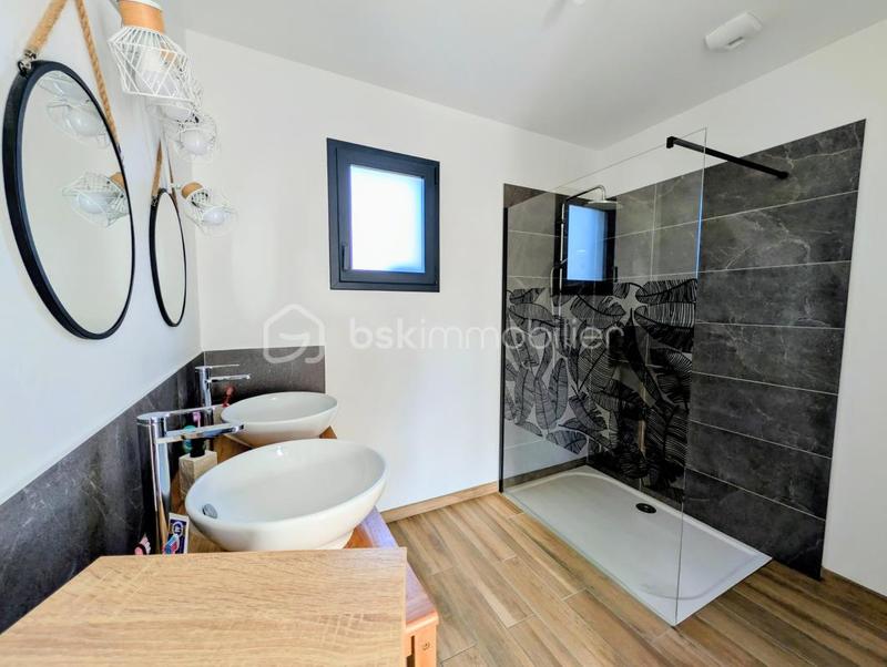 Maison traditionnelle - 138 m² - 6 pièces