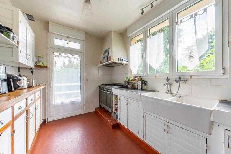 Maison - 237 m² - 7 pièces