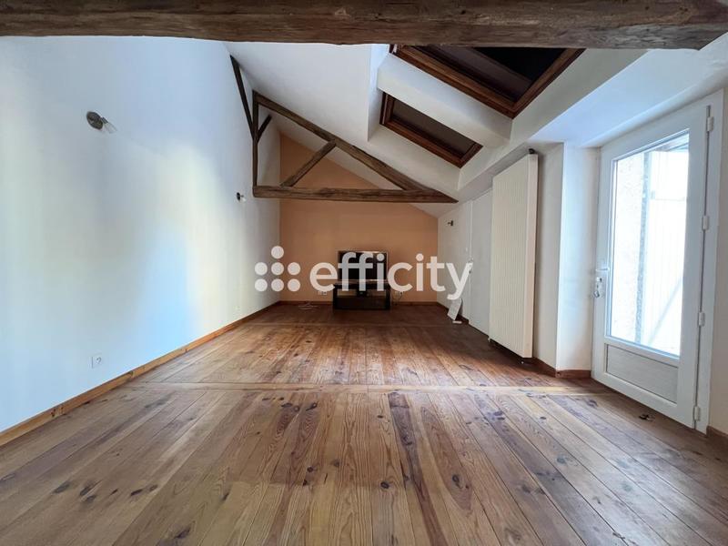 Maison - 200 m² - 8 pièces