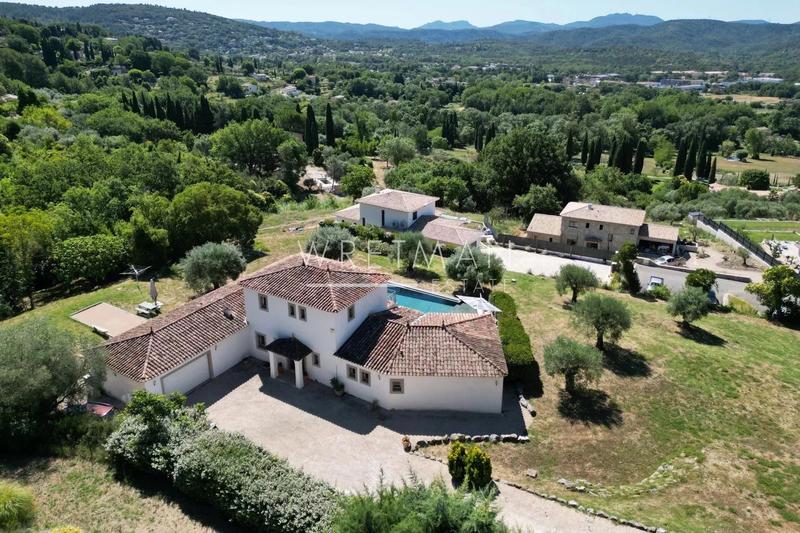 Villa - 180 m² - 5 pièces