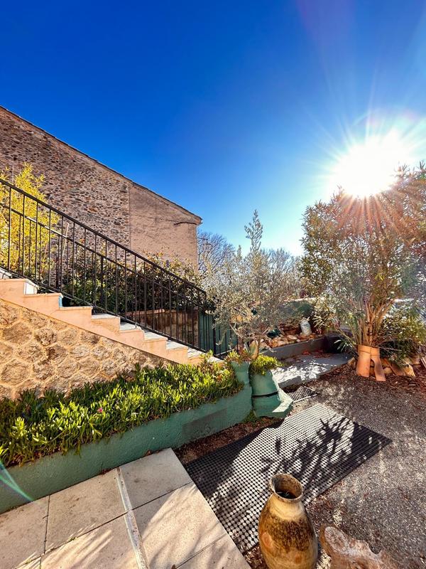 Maison - 181 m² - 9 pièces