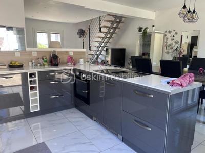 Maison - 88 m² - 4 pièces