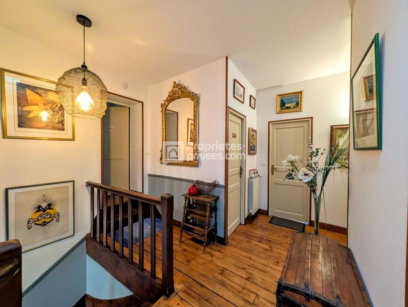 Maison - 376 m² - 12 pièces