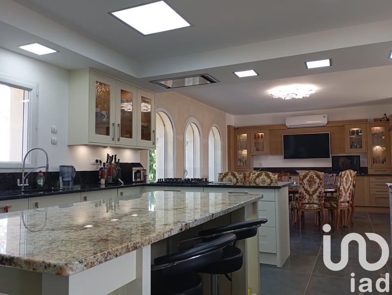 Maison - 485 m² - 10 pièces