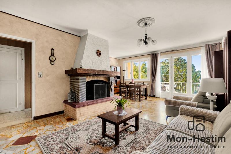 Propriété - 263 m² - 11 pièces