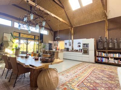 Propriété - 290 m² - 8 pièces