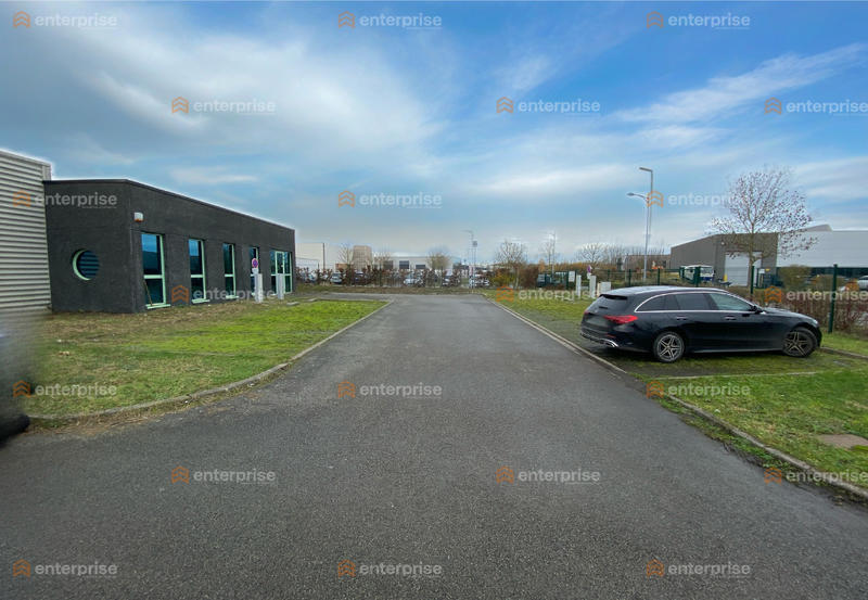 Local d'activité / Entrepôt - 570 m²
