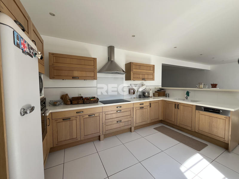 Maison - 166 m² - 6 pièces