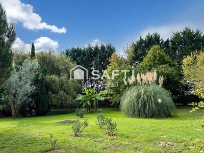 Maison - 318 m² - 9 pièces