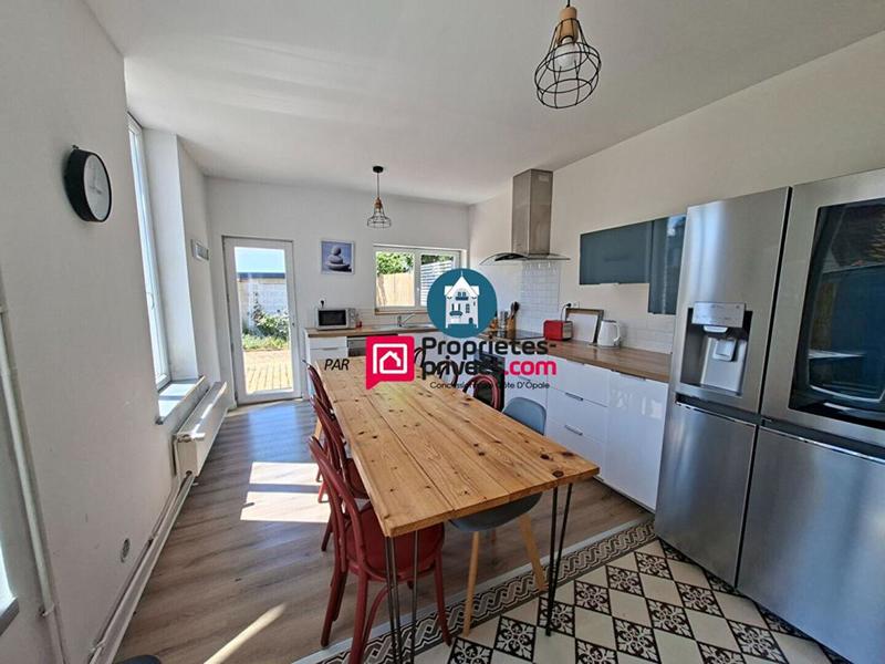 Maison - 210 m² - 11 pièces