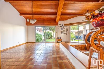 Maison - 205 m² - 6 pièces