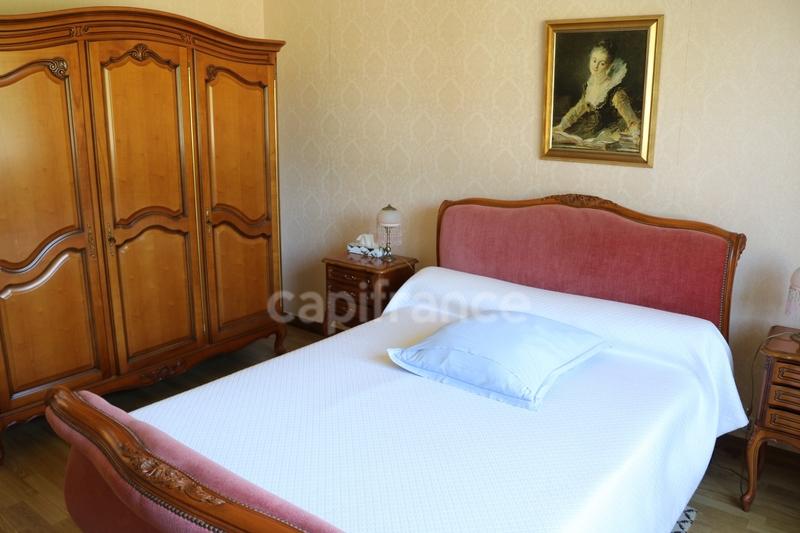 Maison - 205 m² - 8 pièces