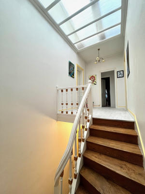 Maison - 310 m² - 12 pièces