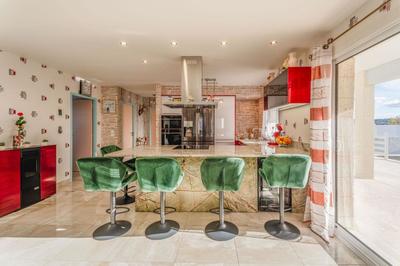 Villa - 203 m² - 7 pièces