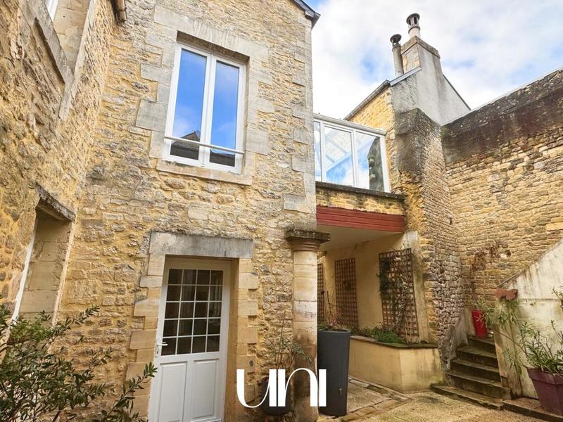 Propriété - 326 m² - 12 pièces