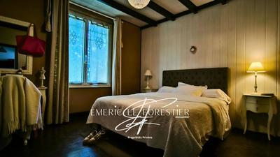 Maison - 240 m² - 10 pièces