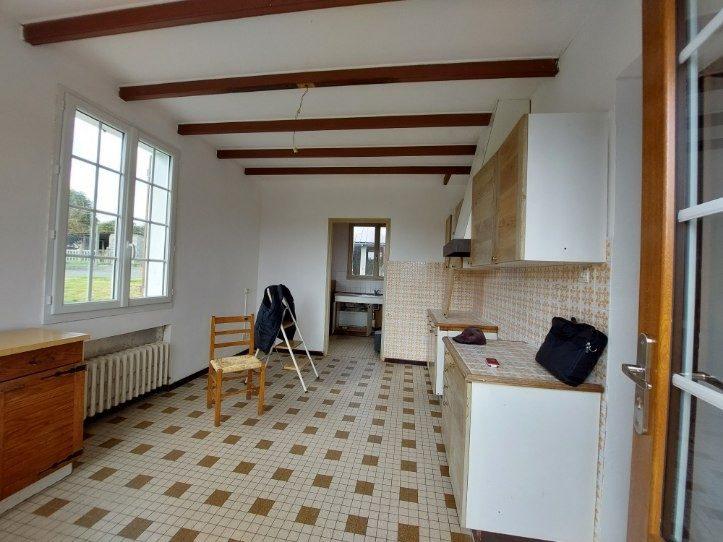 Maison - 93 m² - 7 pièces