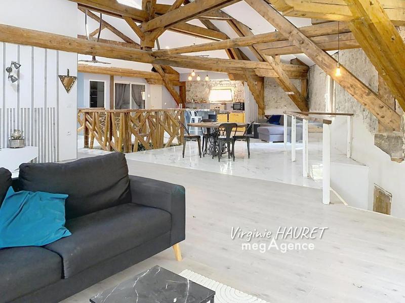 Maison en pierre - 343 m² - 9 pièces