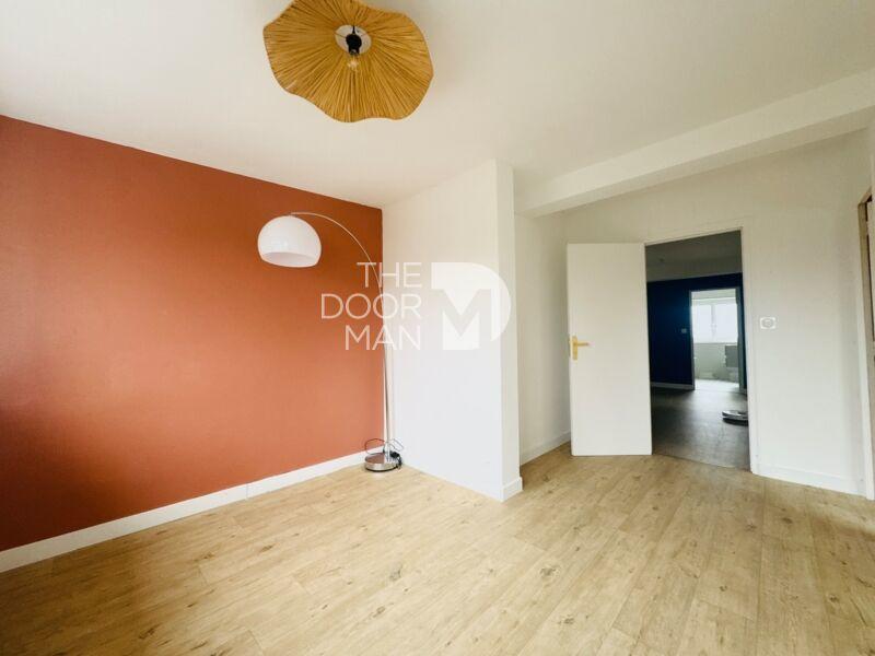 Maison - 151 m² - 8 pièces