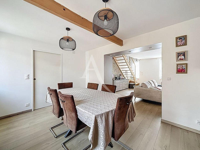 Maison - 104 m² - 5 pièces