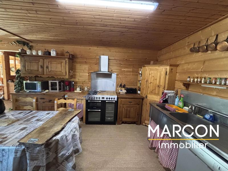 Maison - 213 m² - 4 pièces