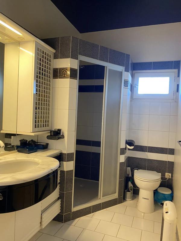 Maison - 245 m² - 7 pièces