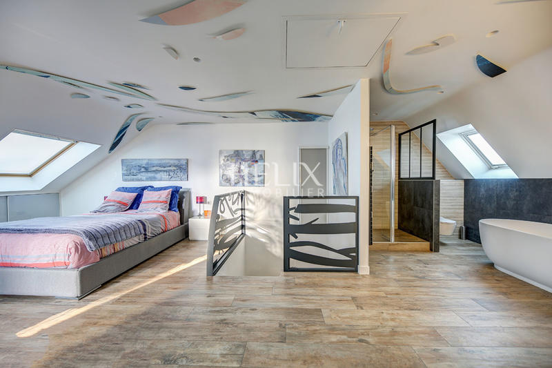 Maison - 236 m² - 9 pièces