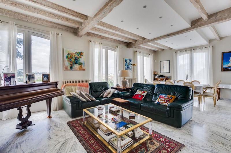 Maison - 250 m² - 8 pièces