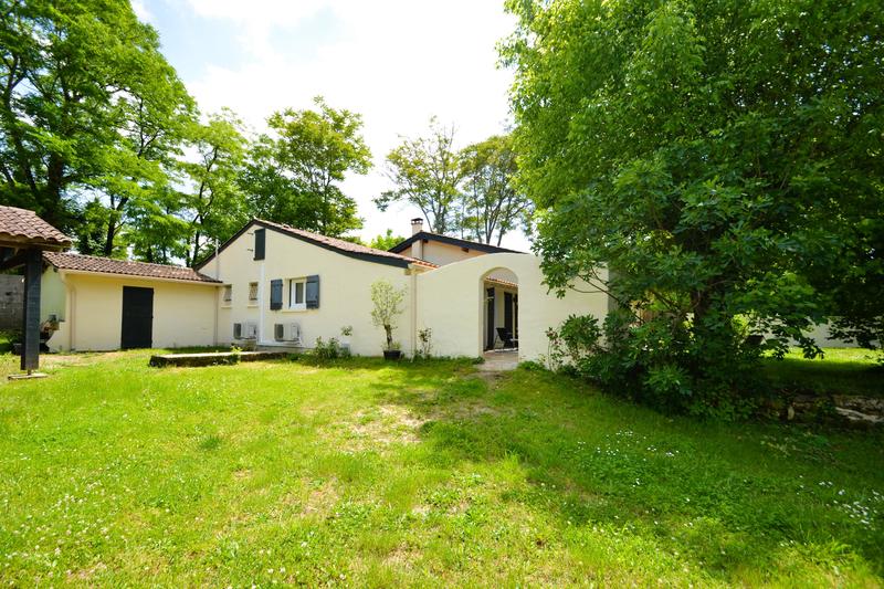 Maison - 206 m² - 6 pièces