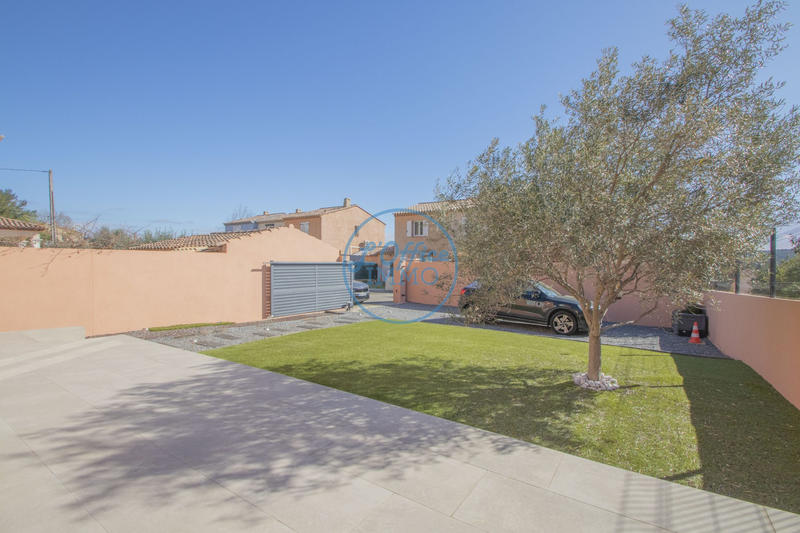 Maison traditionnelle - 97 m² - 4 pièces