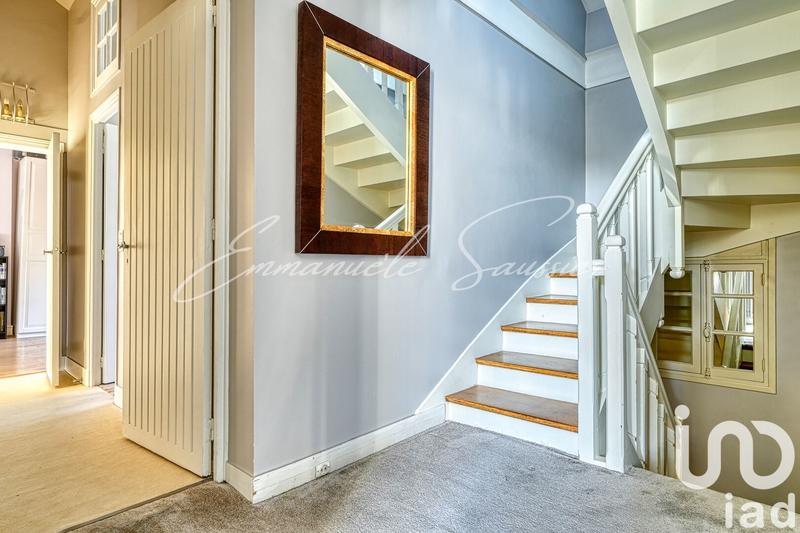 Maison - 227 m² - 9 pièces