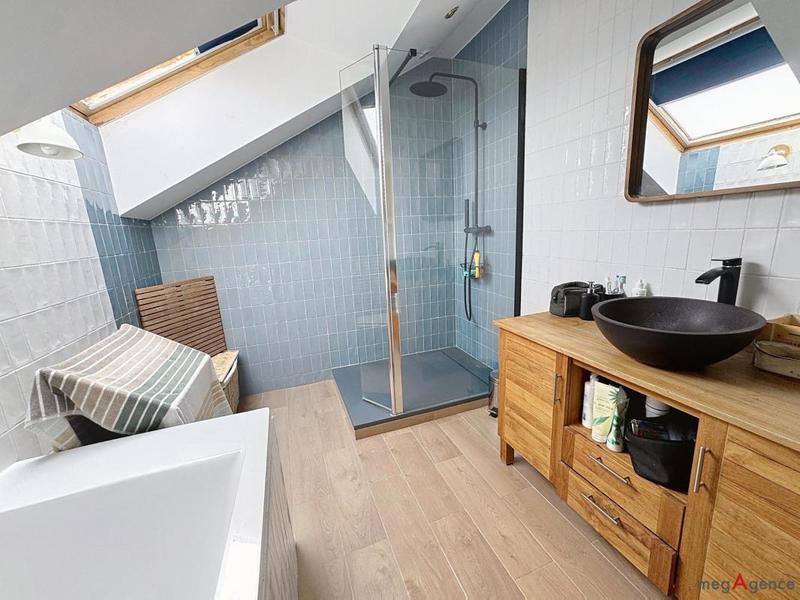 Maison traditionnelle - 140 m² - 5 pièces