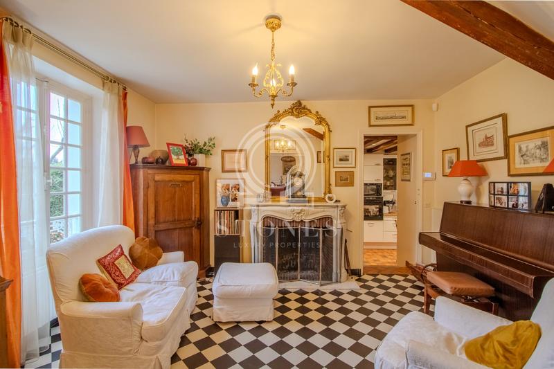 Maison ancienne - 203 m² - 8 pièces