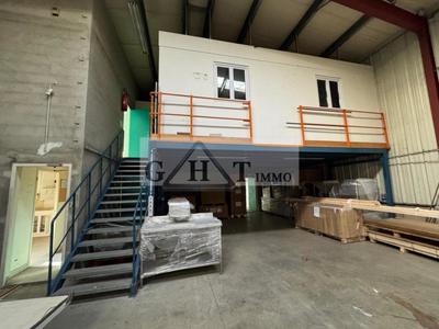 Entrepôt - 520 m²