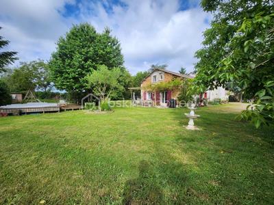 Maison - 184 m² - 10 pièces